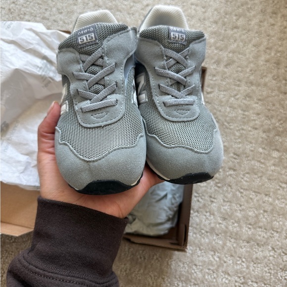 New Balance Grey and White Shoe Box toddler - Picture 4 of 9